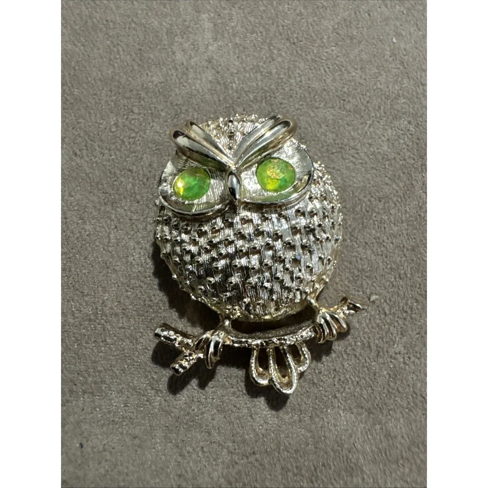 Vintage Sarah Coventry 1970 'Hooter' The Owl Gold Tone Vaseline Uranium Eyes EUC